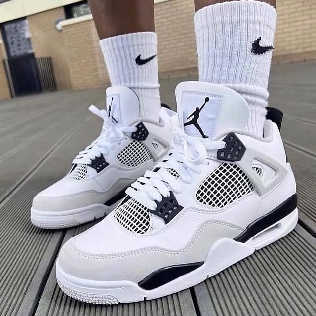 Air Jordan 4 Retro GS Military Black White Neutral Grey