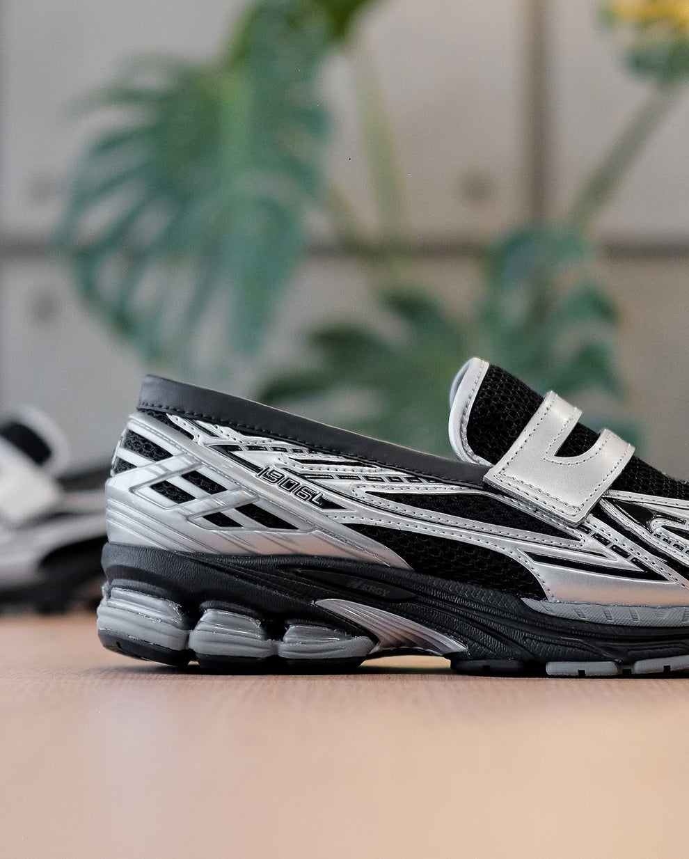 NEW BALANCE 1906L SILVER METALLIC