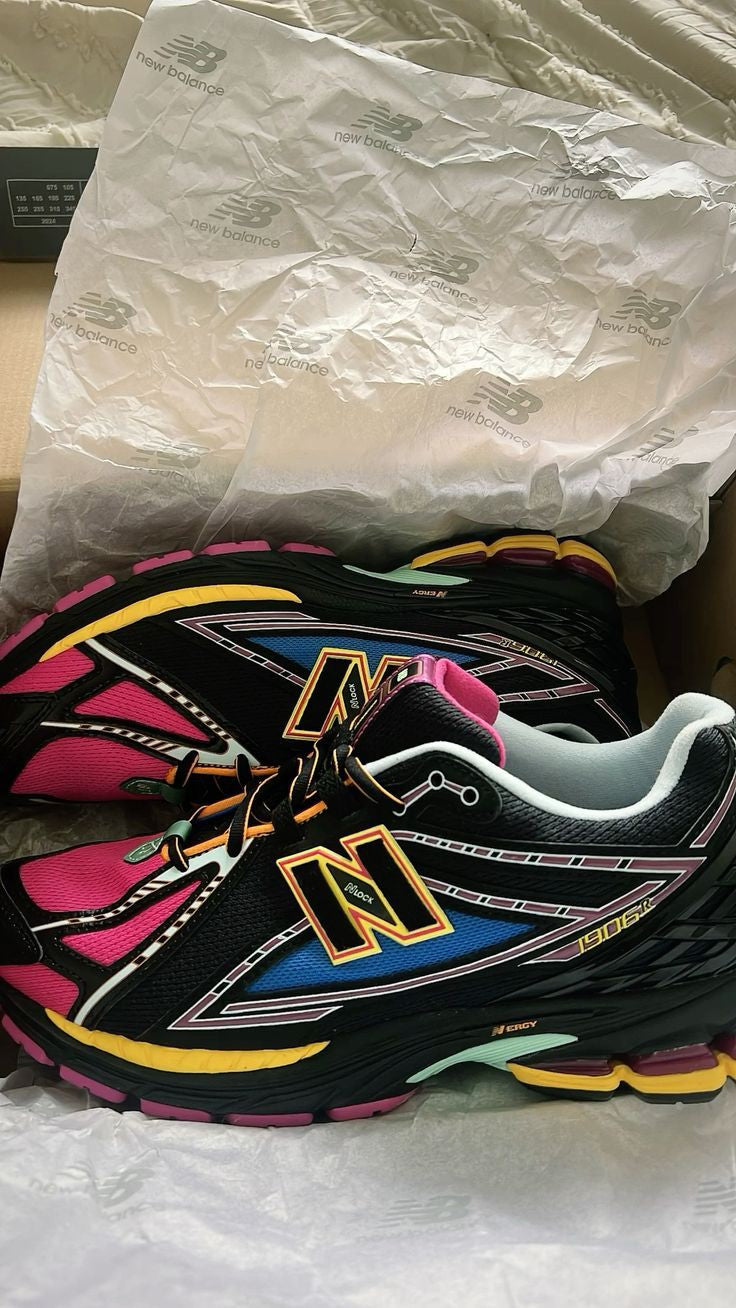NEW BALANCE 1906R NEON LIGHT