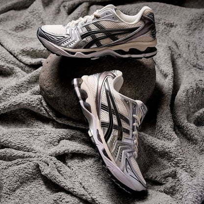 ASICS GEL KAYANO 14 CREAM BLACK / METALLIC PLUM