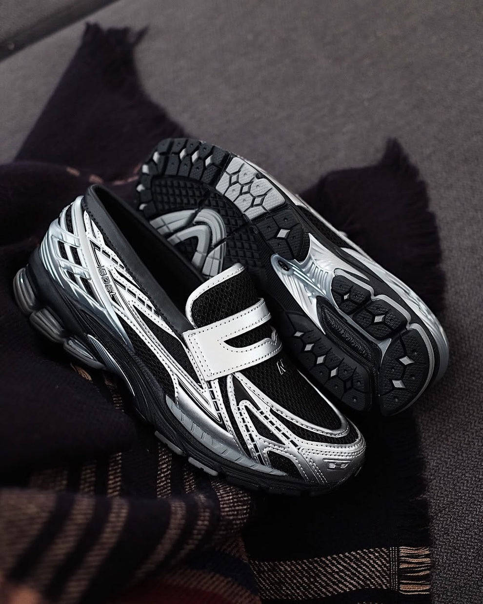 NEW BALANCE 1906L SILVER METALLIC