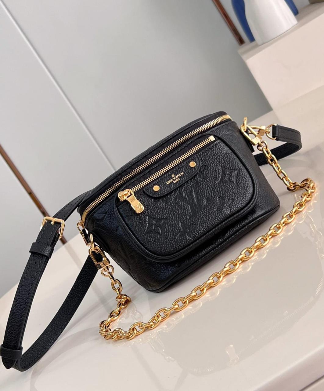 LV Handbag Black/Gold