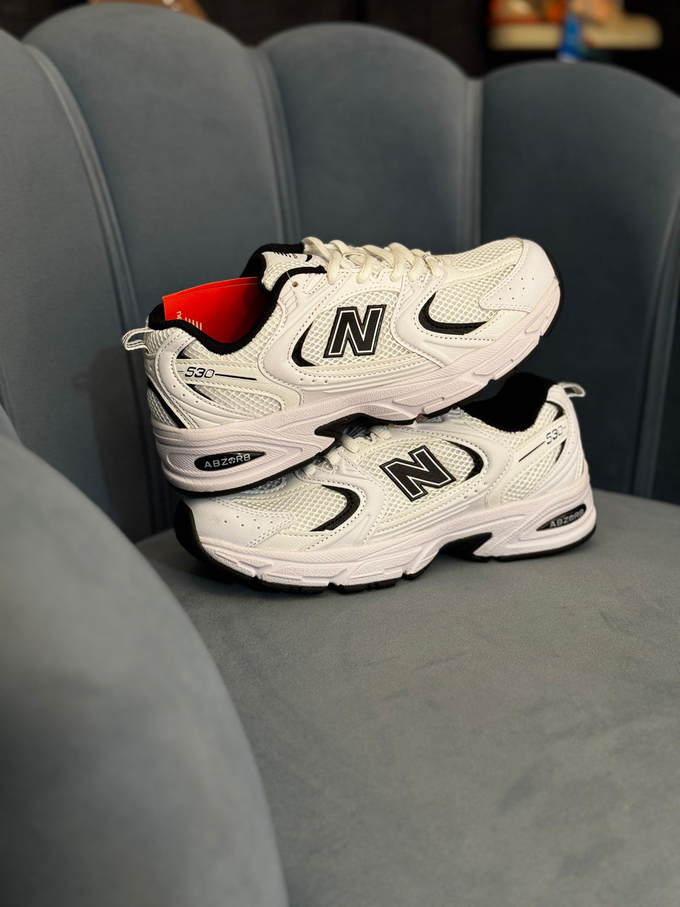 NEW BALANCE 530 BLACK AND WHITE