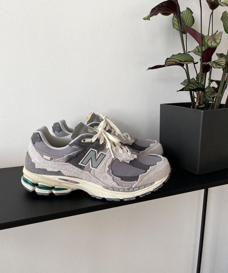 NEW BALANCE 2002R RAIN CLOUD